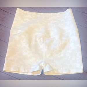 Pattern on pattern, seamless waist high workout Shorties.